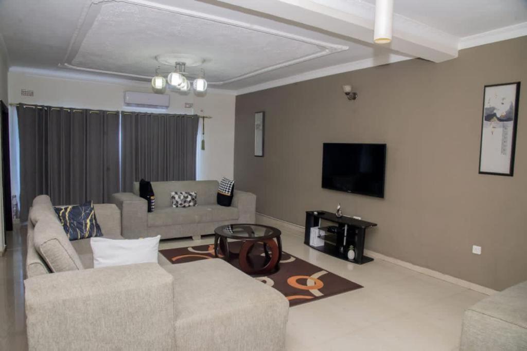 Royal Suites Apartments Lusaka Eksteriør billede