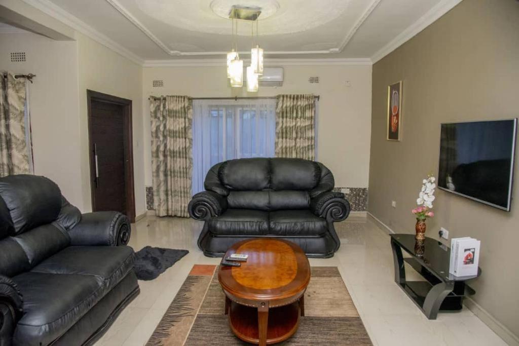 Royal Suites Apartments Lusaka Eksteriør billede