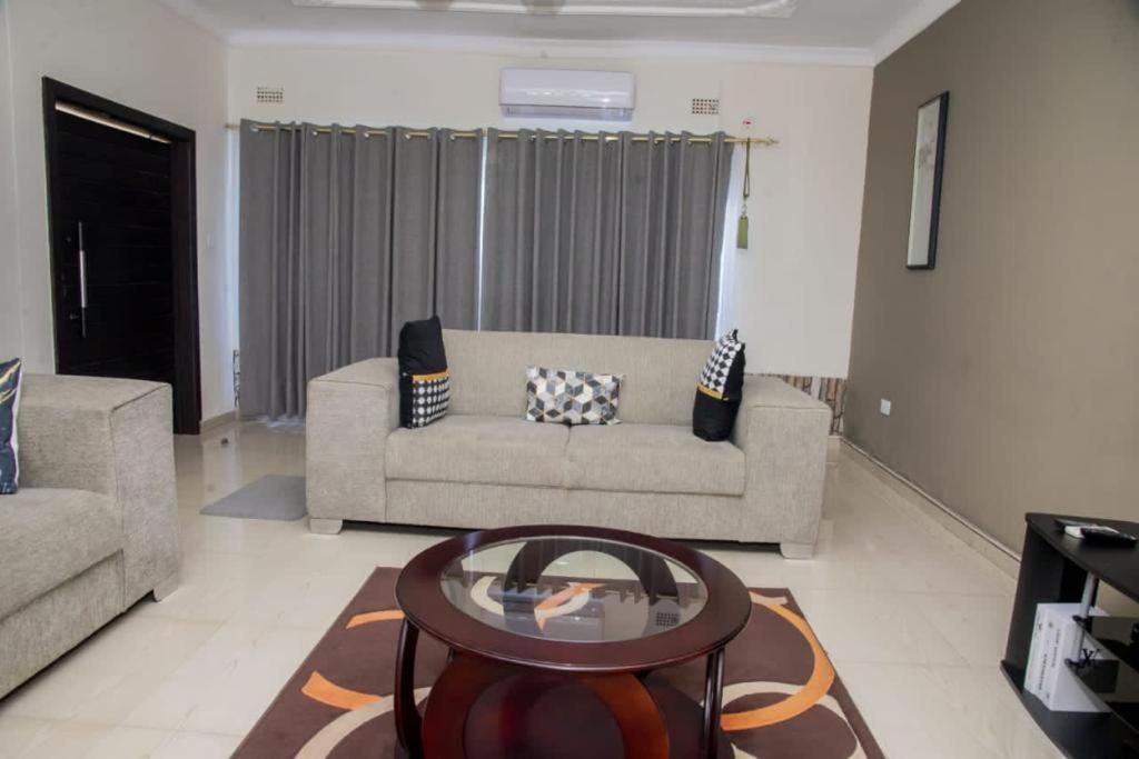 Royal Suites Apartments Lusaka Eksteriør billede