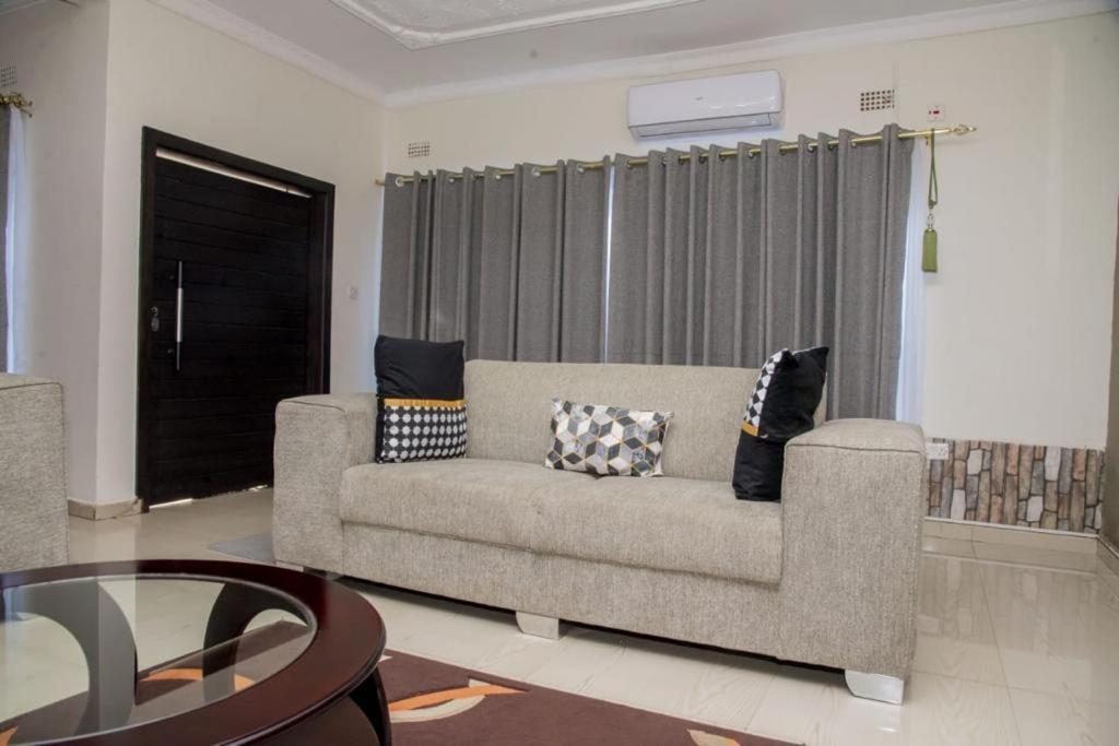 Royal Suites Apartments Lusaka Eksteriør billede